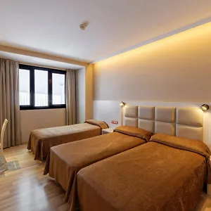 https://barcelona-house.topbarcelonahotels.com
